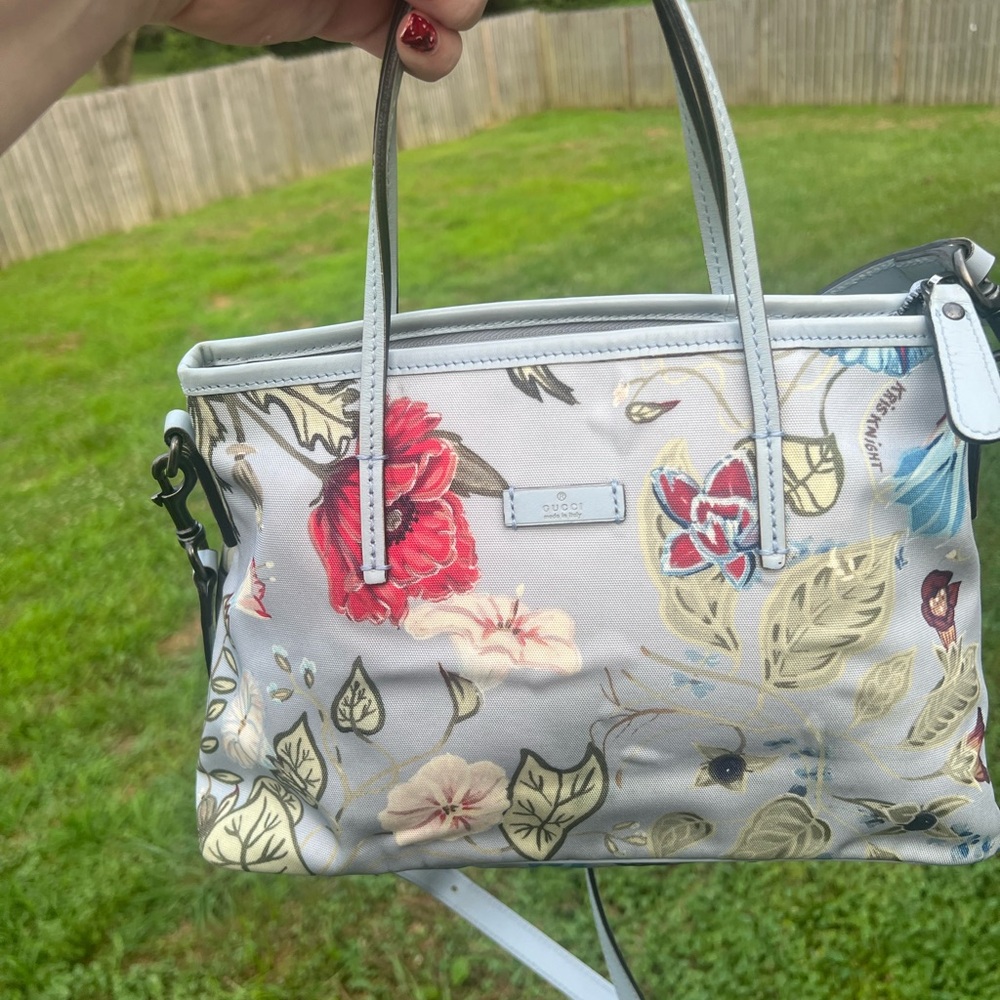 Gucci Flora Knight Shoulder Bag with Floral Design